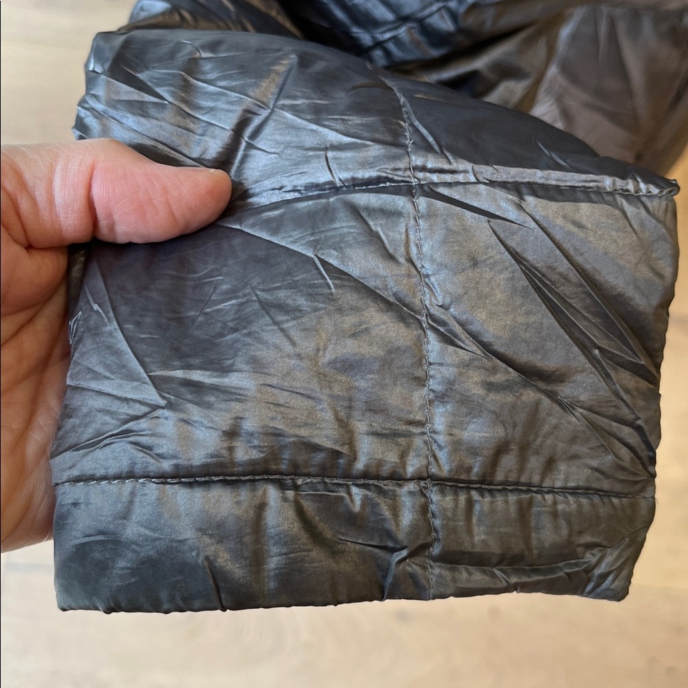 Andrew Marc packable 90% duck down hooded puffer - 650 fil power with pockets - Picture 6 of 12